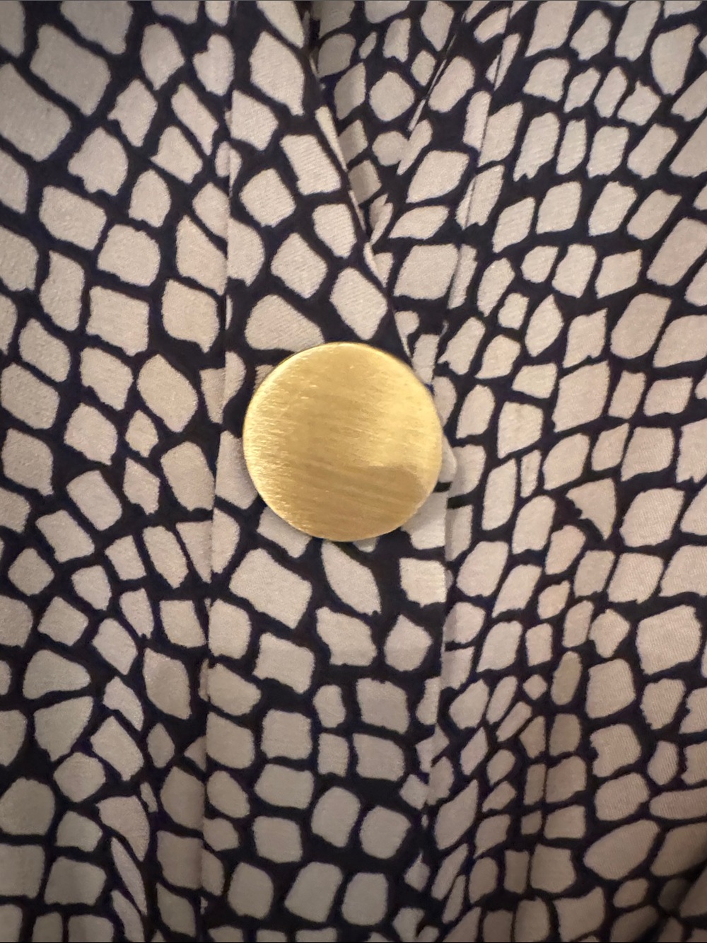 Diane Von Furstenberg Black and Cream Printed Long-Sleeve Button Dress - Picture 3 of 10